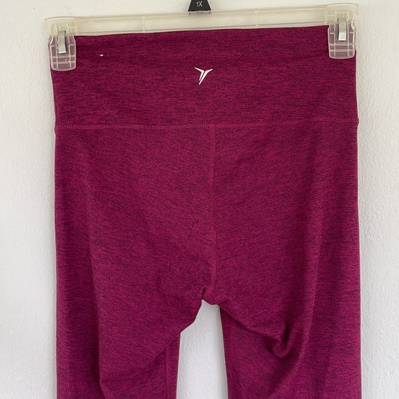 Old Navy Active fuchsia high rise full length workout leggings size medium - Picture 6 of 8